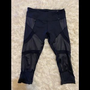 CALIA by Carrie Underwood. Black. Size M.